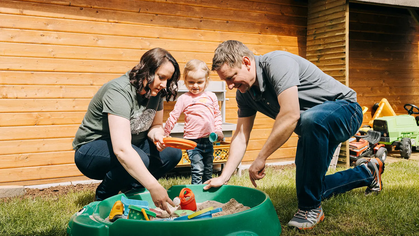 Kathrin und Frederick Rother mit Amelie